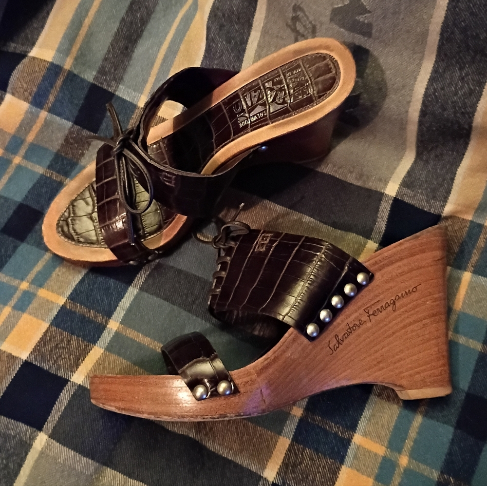❤️Rare SALVATORE FERRAGAMO Brown Croc Print Leather Slides Heel Shoes 7 1/2 B